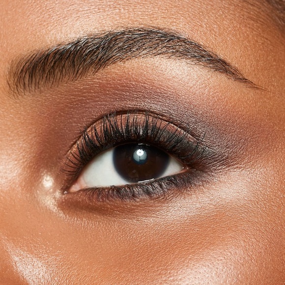 LAWLESS
The One & Done Volumizing Mascara - Picture 10 of 12